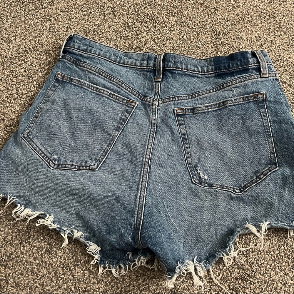 A&F Mom Short - Picture 3 of 3